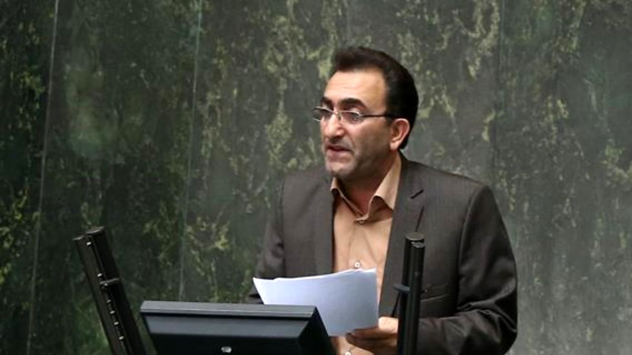 برخی افراد چند شغله بدون ذره‌ای نگرانی از مردم انتظار ریاضت دارند/ مردم از بی‌عدالتی، تبعیض و شعار بی عمل عصبانی‌اند