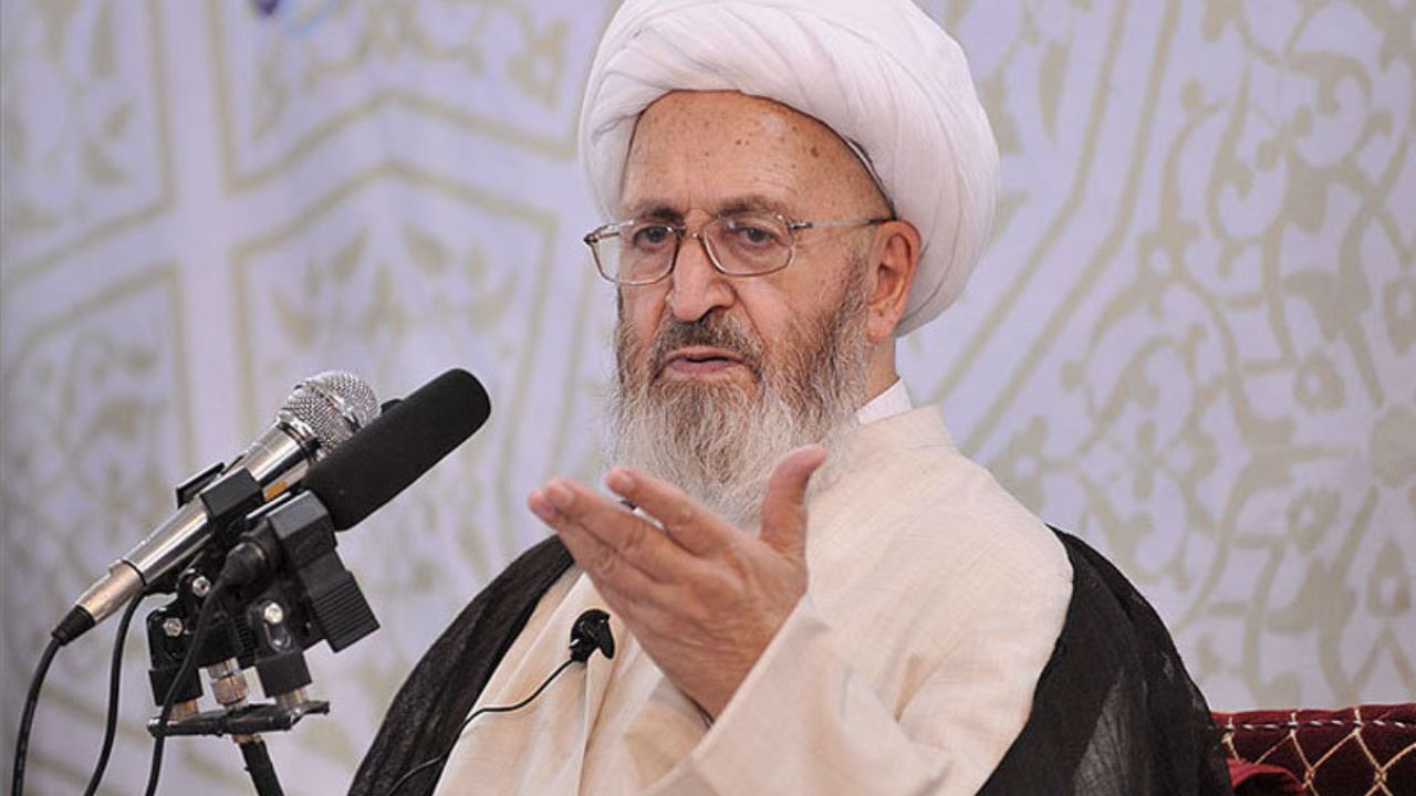خیال نکنید که اگر فلان کار را انجام ندهیم، کوچک می‌شویم/ اگر وضع زندگی ما نامناسب باشد مردم را از دین دور می سازد