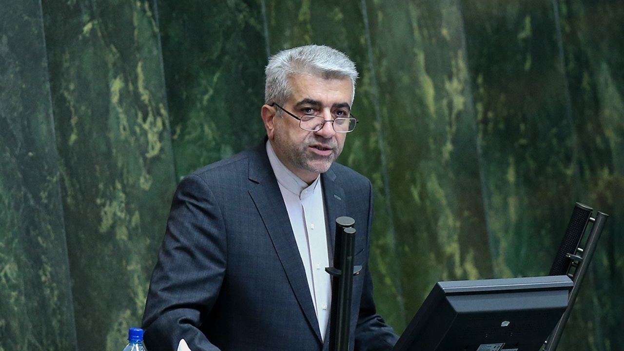 اردکانیان: کاهش رسوب و تبخیر از سدهای کشور در دستور کار وزارت نیرو است/ دهمرده: قانع نشدم اما به شرط رسیدگی سوال را به رای نمی‌گذارم