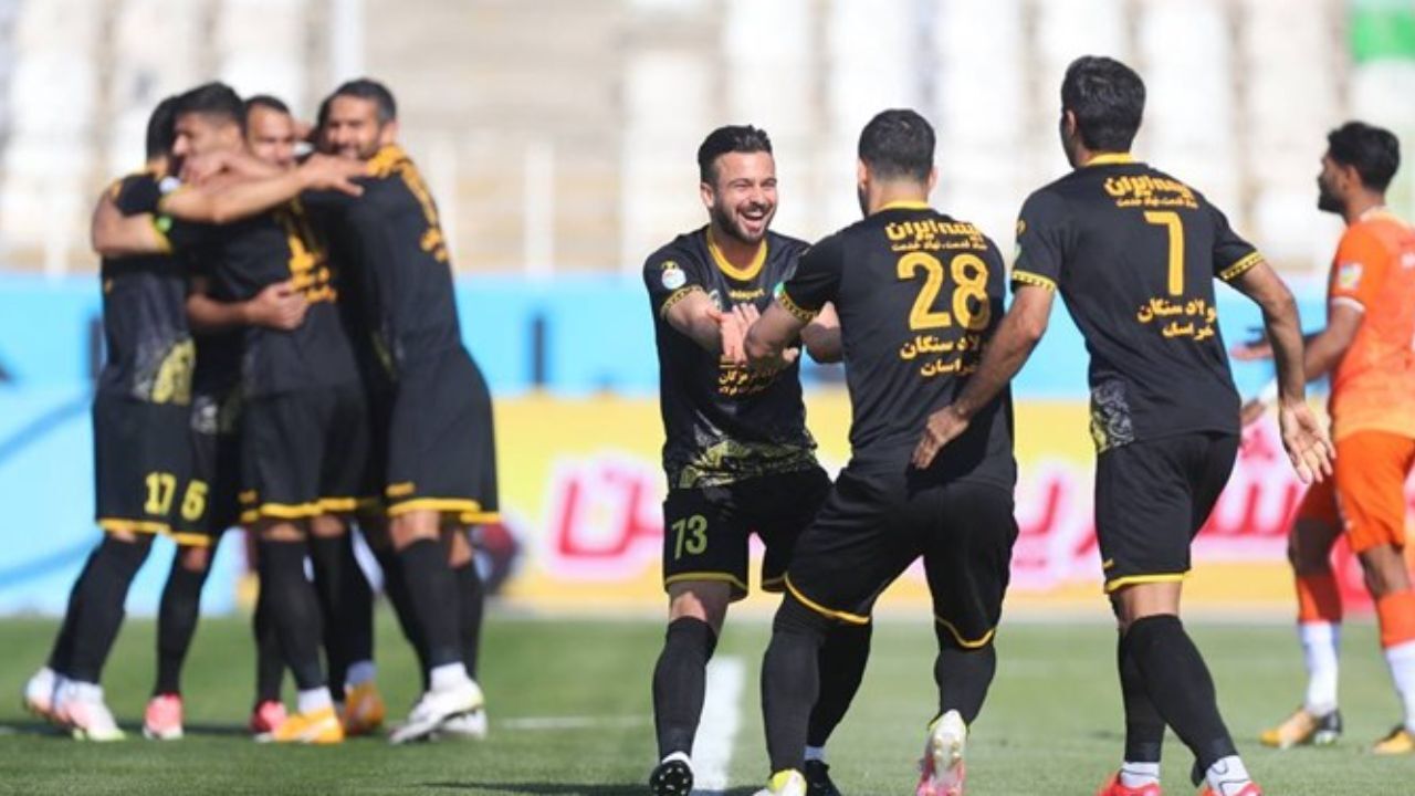 برد شیرین سپاهان و ادامه دوئل با پرسپولیس برای قهرمانی
