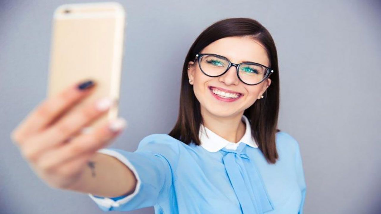 دور دنیا| چگونه با سلفی گرفتن بیماری‌های خود را کشف کنیم؟