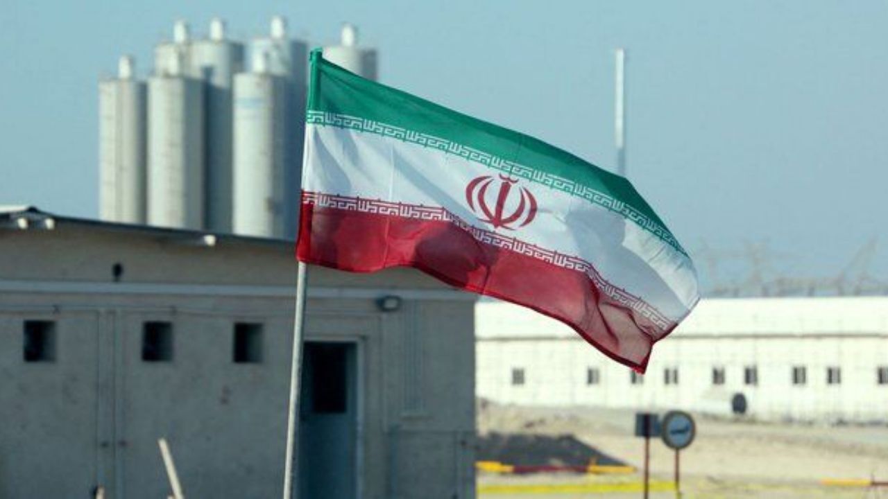 طرح سه مرحله ای اروپا برای اخلال در روند برنامه هسته‌ای ایران/ تهران می تواند ظرف دو تا سه ماه به اندازه کافی مواد شکافت پذیر برای سلاح هسته ای جمع آوری کند
