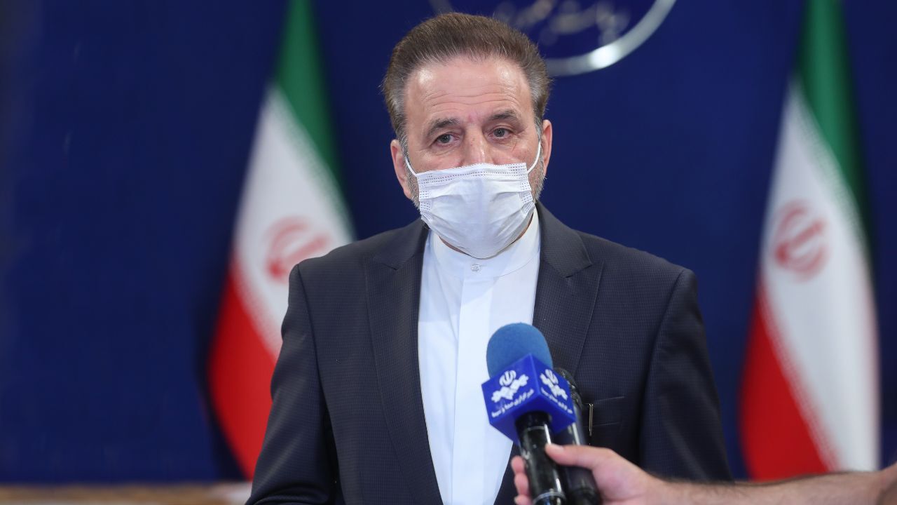 واعظی: صنایع سیمان و فولاد در ساعات شب اجازه فعالیت دارند