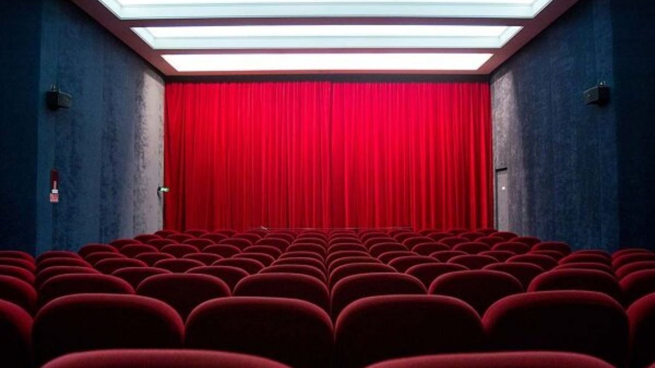 اضافه شدن 65 سالن در روزهای نیمه تعطیل سینما !