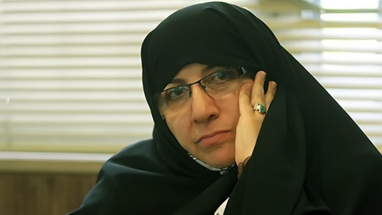 نگران خشم فروخورده مردم هستم که سر باز کند / رئیسی اگر تن به سهم‌خواهی‌ها بدهد دچار مشکل می‌شود / مجلس به وزیر زن برای رییسی رای اعتماد نمی‌دهد