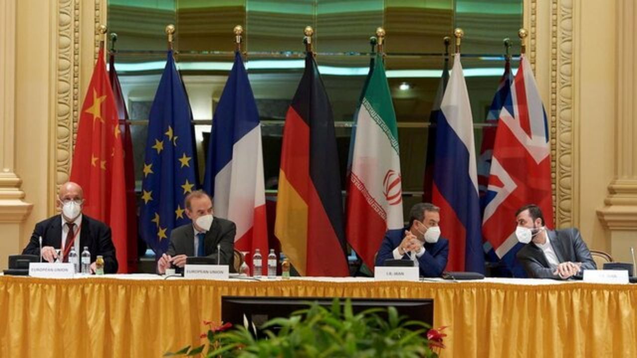 بایدن به دنبال استفاده از اهرم فشار برای بازگرداندن ایران به تعهدات برجامی است/ گزینه های او شامل تشدید محدودیت‌های صادرات نفت ایران و وضع تحریم‌های جدید بر برنامه‌های موشکی و پهپادی است