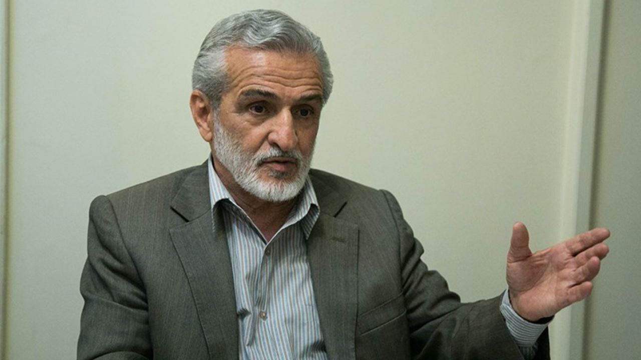 تمامی ادغام‌های وزارتخانه‌های فعلی غیرقانونی است/ آقای احمدی‌نژاد و روحانی خلاف سوگند پاسداری از قانون اساسی رفتار کردند/ طرح و لایحه برای تفکیک وزارتخانه‌های ادغامی تراشیدن سر بی‌صاحب است/ آقای رئیسی در نخستین قدم برای اثبات اراده مبارزه با فساد 24 وزیر 