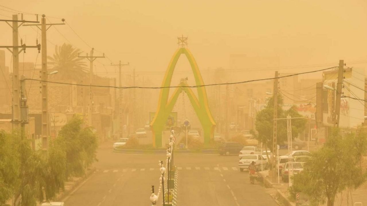 پیش‌بینی وقوع طوفان گرد و خاک در 6 استان/ افزایش دما تا 49 درجه و بالاتر در 2 استان