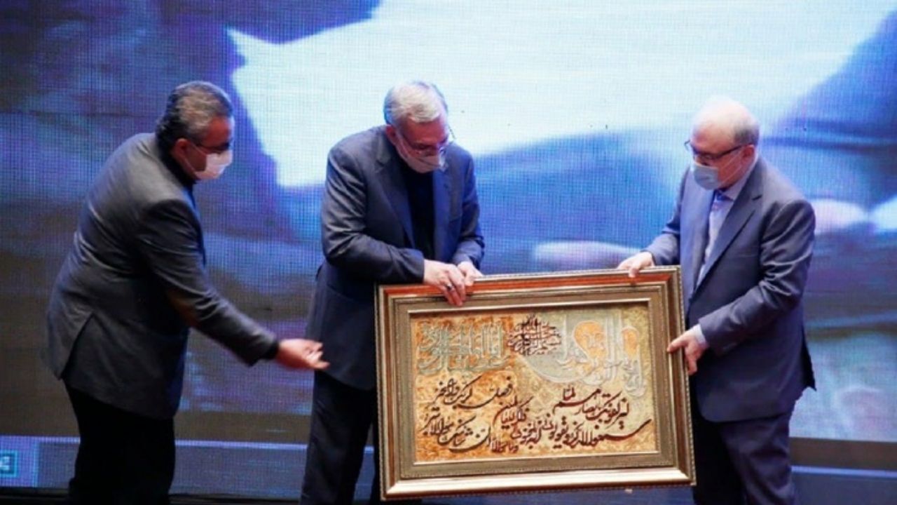 وزیر بهداشت: نمکی شهید زنده است