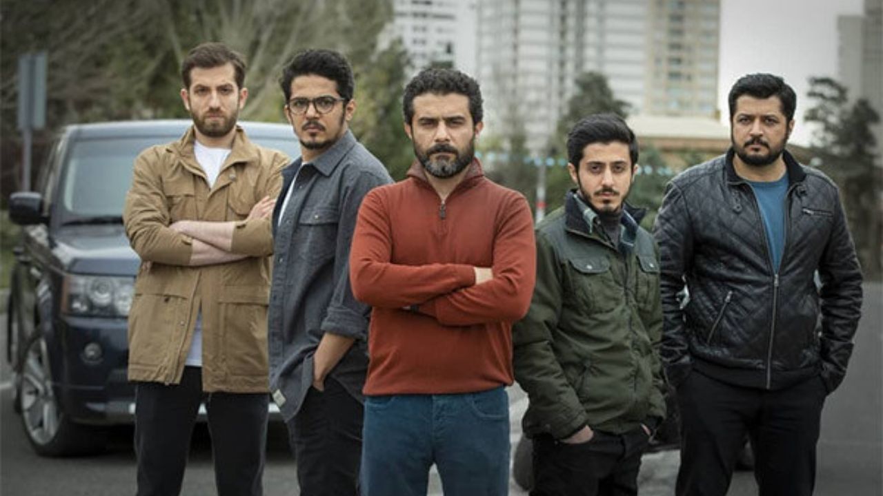 روزنامه کیهان: مخالفان گاندو، خائن هستند