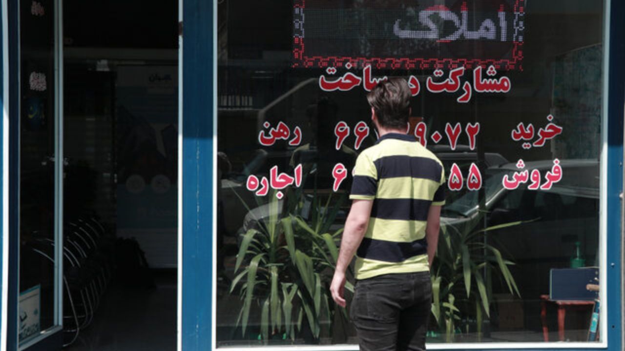 برخی مستاجران عطای وام را به لقایش بخشیدند