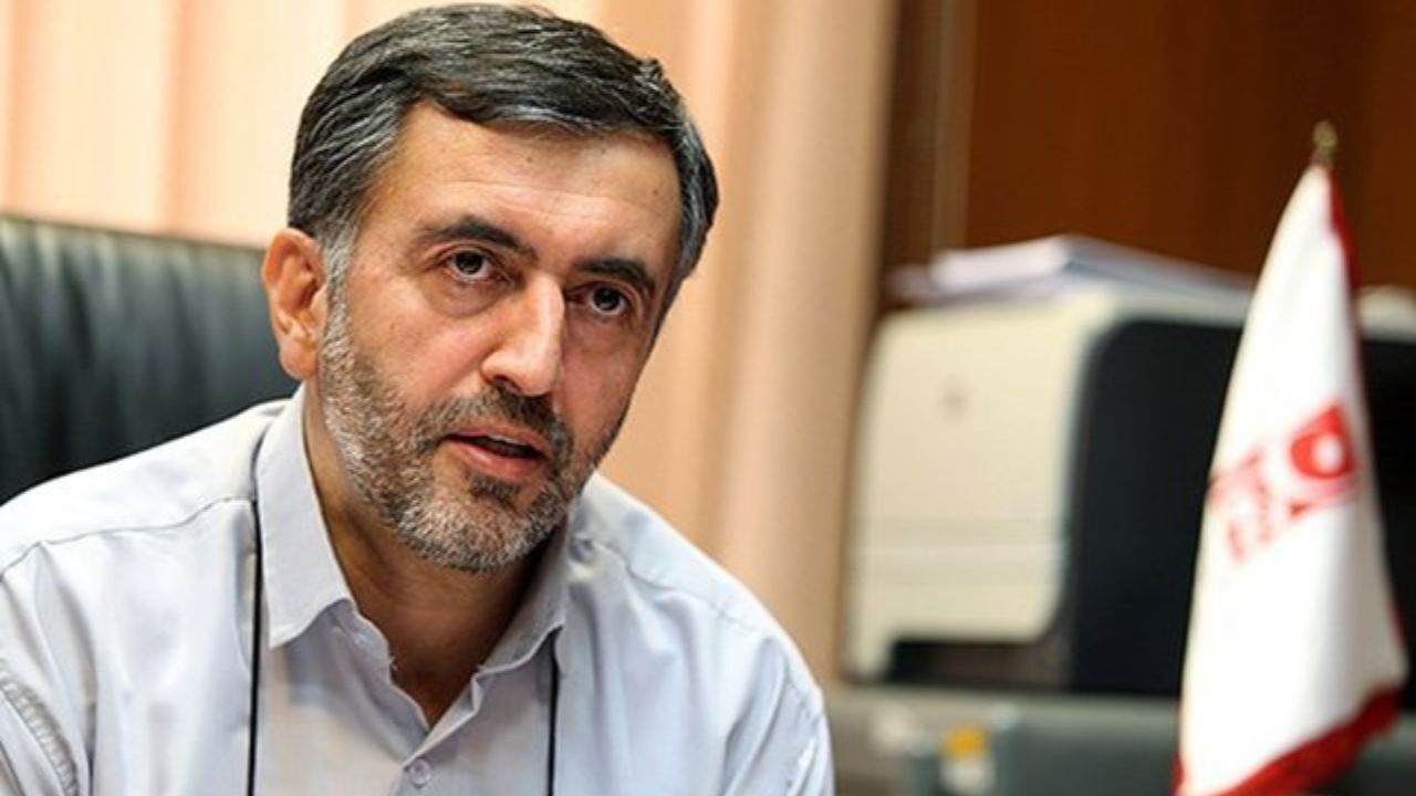 چرا برای دفاع از حقانیت انقلاب با اکانت فیک به میدان می آیید؟/ نان حکومت را دیگران می خورند چوب آن را حزب‌اللهی ها