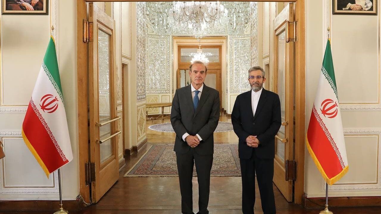 انریکه مورا با علی باقری دیدار کرد