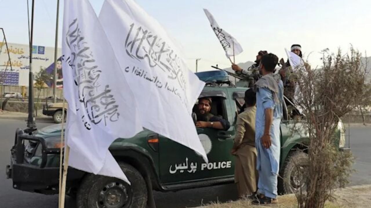 عکس| طالبان در تهران ارتش جان بر کف دارد!