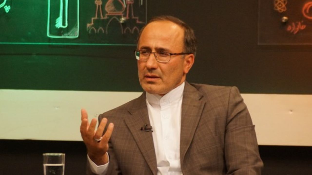 نسخه عضو هیات رئیسه مجلس برای عبور کشور از مشکلات سیاسی و اقتصادی/ کرمی فیروزجایی: مخالف مخالف گفتگو با غربی‌ها نیستیم/ باید از ظرفیت بلوک شرق استفاده کنیم