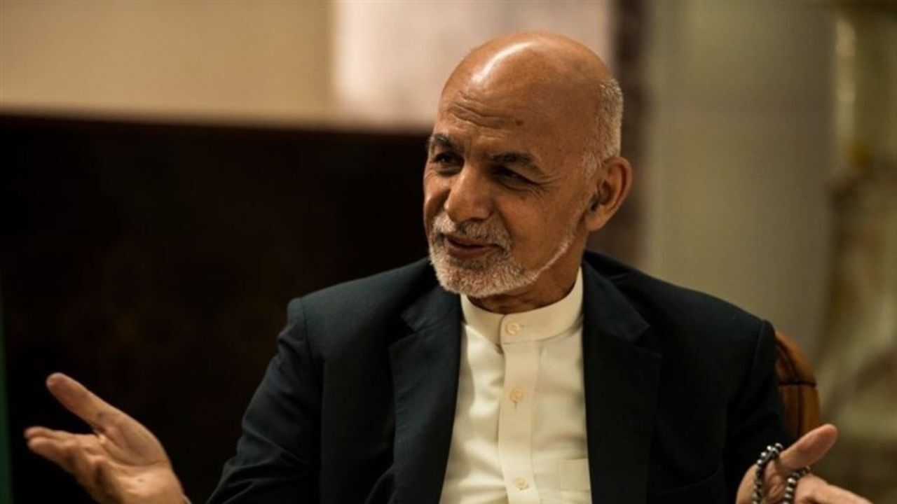 اشرف غنی میلیاردها دلار پول بازار مبادلات ارزی را در کیسه‌های بزرگ با خود برد / مدارک دوربین مدار بسته کاخ ریاست جمهوری را دارم؛ بتوانم فرار کنم، آنها را به اشتراک می‌گذارم