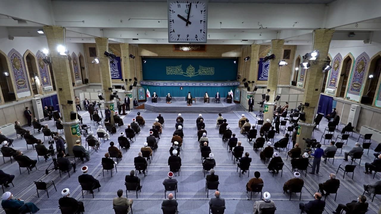دیدار میهمانان کنفرانس وحدت اسلامی‌ و جمعی از مسئولان نظام با رهبر انقلاب
