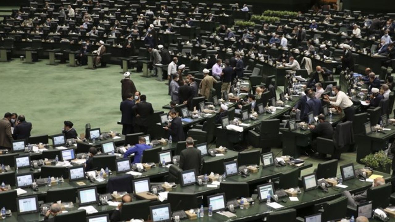مجلس تفحص از بانک ها را بررسی می کند