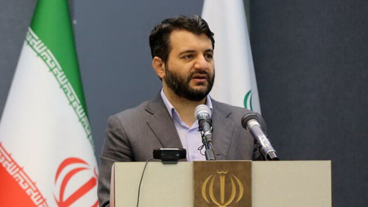 2.4 میلیون بیکار داریم / 2.2 میلیون نفر اشتغال ناقص یا ناپایدار دارند / 9.7 میلیون نفر با اشتغال کم درآمد روبرو هستند / 4.5 میلیون نفر اشتغال غیر رسمی داشته و بیمه ندارند