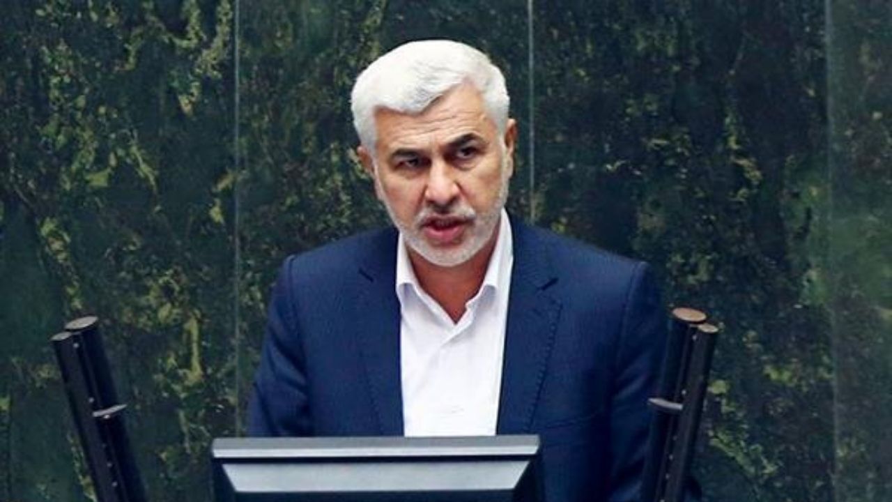 قیمت کالا و خودرو را نمی‌توان دستوری تعیین کرد / فضای اقتصادی کسب و کار در اختیار دلالان است