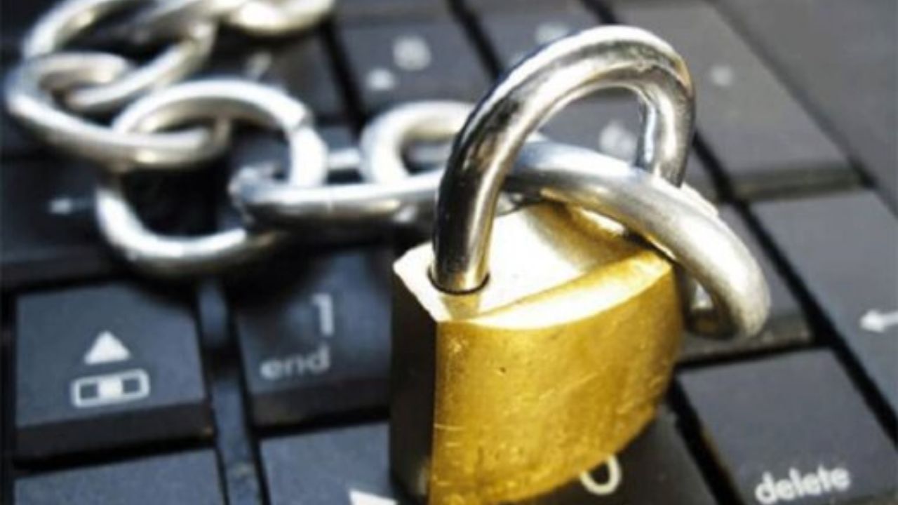 دولت درباره طرح صیانت موضع روشن و قابل دفاعی ندارد/ این به زیان توسعه اقتصادی کشور خواهد شد