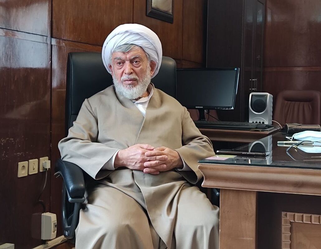 اگر قاطعیت امام نبود شاید اصلا نظام نمی‌ماند/ در این شرایط با «قربانت بروم و فدایت بشوم» کشور را اداره کرد!