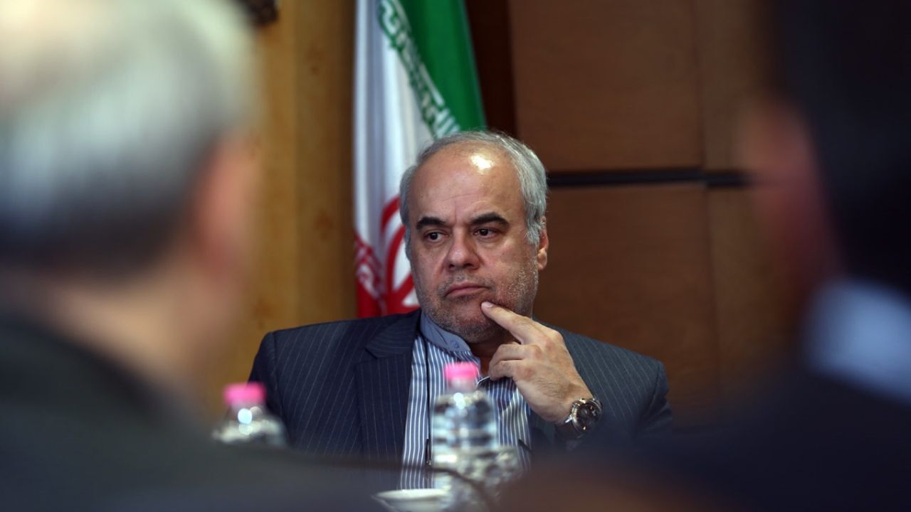 چرا سلطانی‌فر از معاونت مطبوعاتی کنار رفت؟