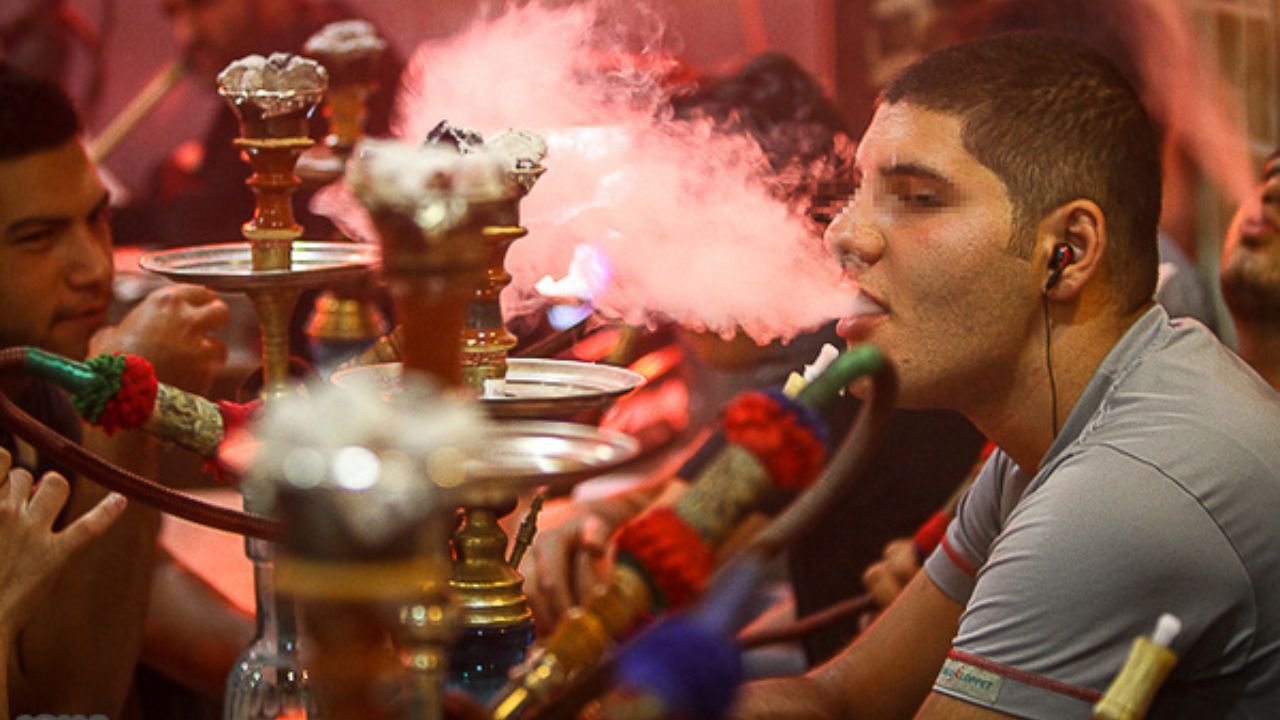همت جمعی برای مبارزه با دخانیات وجود ندارد/عرضه گل و مواد مخدر در قهوه خانه‌ها