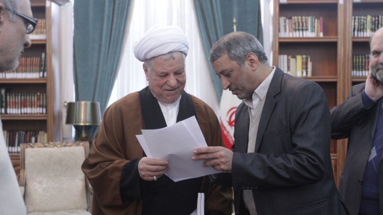 مصاحبه موسوی‌خویینی‌ها متناقض است/ هاشمی مثل بهشتی هیچ‌گاه از لانه جاسوسی بازدید نکرد/ مجمع با پیشنهاد هاشمی تشکیل شد/ موسوی‌خویینی‌ها همان آدم گذشته نیست/ هاشمی از همان ابتدا با چپ‌ها تعامل داشت