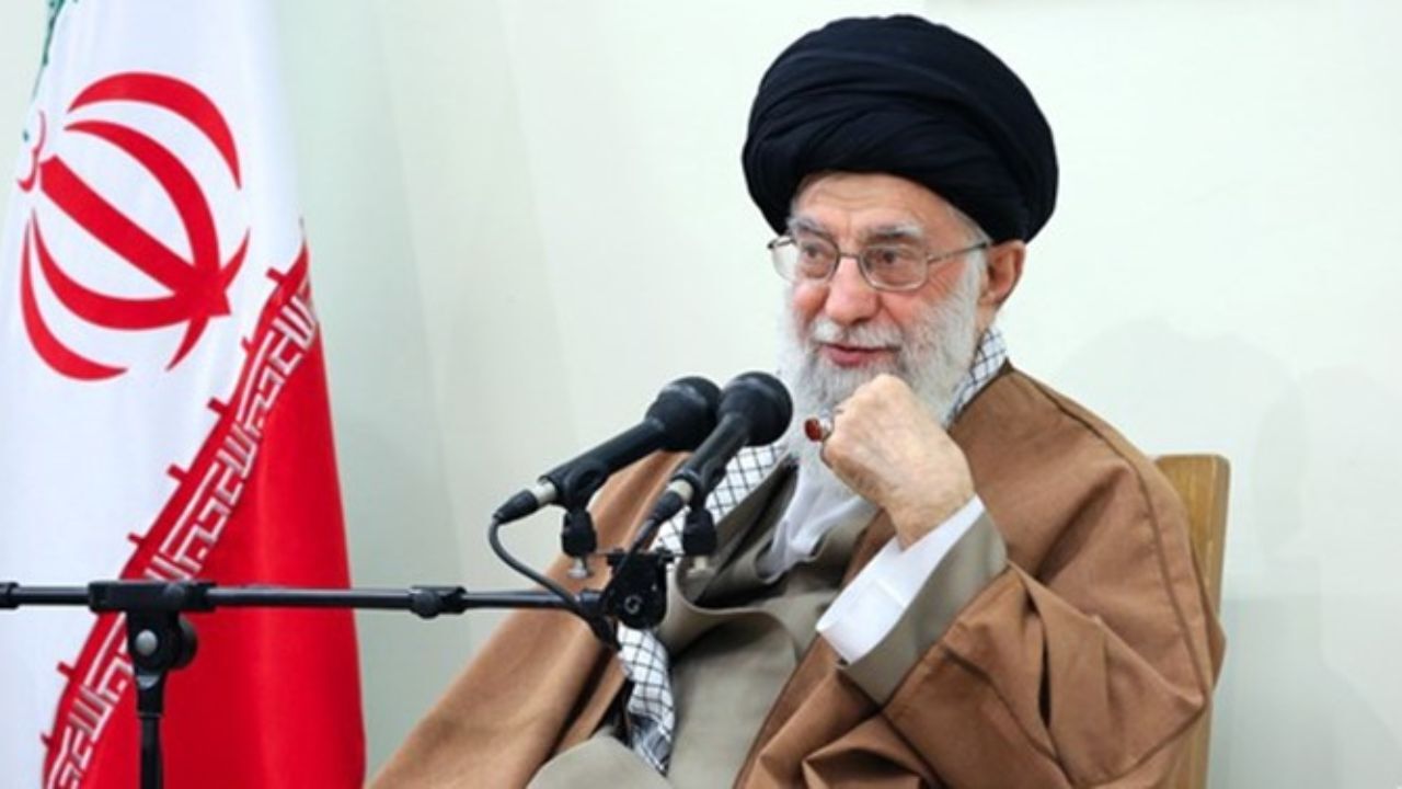 لزوم حضور جریان‌ساز در فضای مجازی/بهترین راه شناسایی و ارتباط با گروههای مؤثر فرهنگی و یافتن سؤالها و سرنخ‌های فکری آنان، استفاده از فضای مجازی است