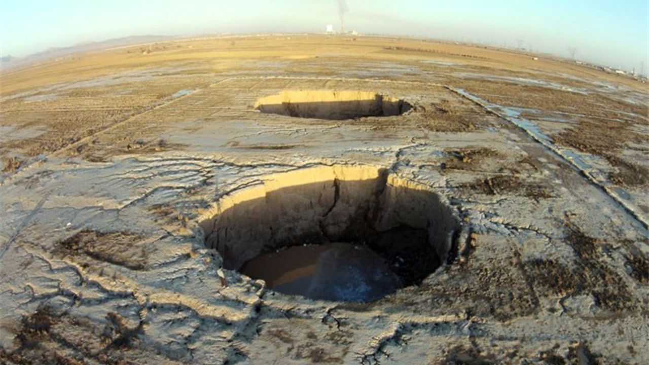 فروچاله عمیق در فارس + ویدئو