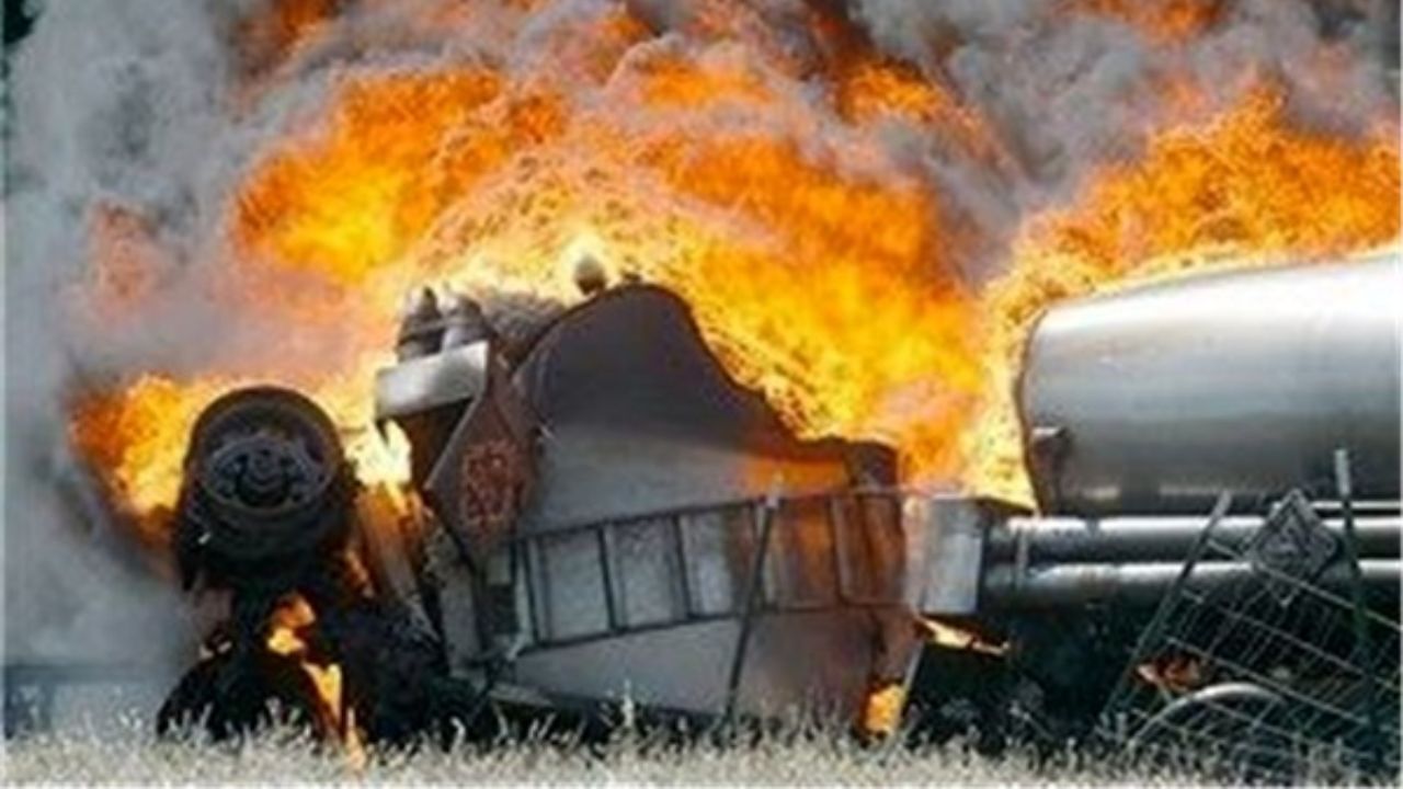 تیراندازی افراد ناشناس به تانکر سوخت‌ در خرم‌آباد