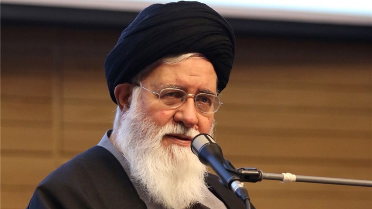 می‌خواهند سفره دین را از زندگی مردم جمع کنند