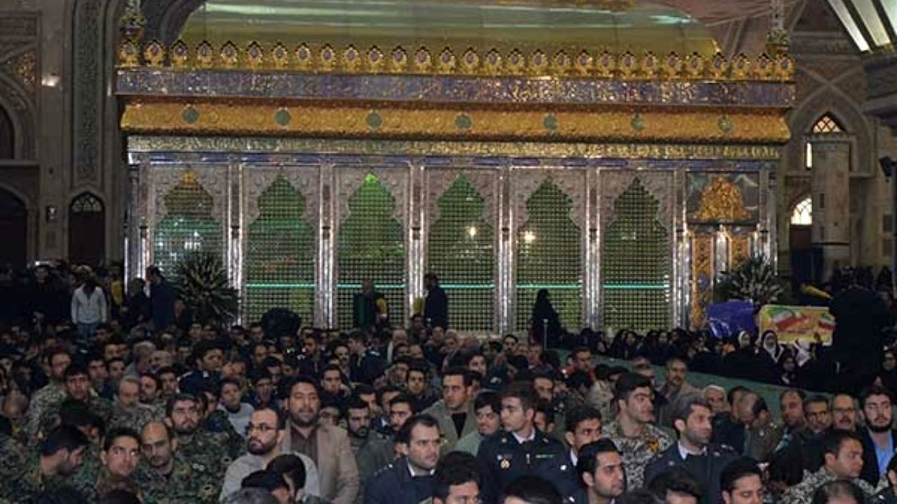 آغاز رسمی چهلمین دهه فجر انقلاب اسلامی در حرم امام خمینی(ره)