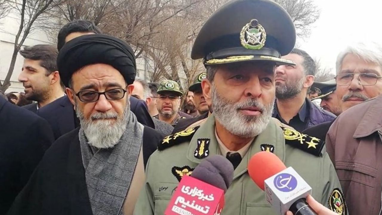 فرمانده کل ارتش به جمع راهپیمایان 22 بهمن تبریز پیوست + عکس