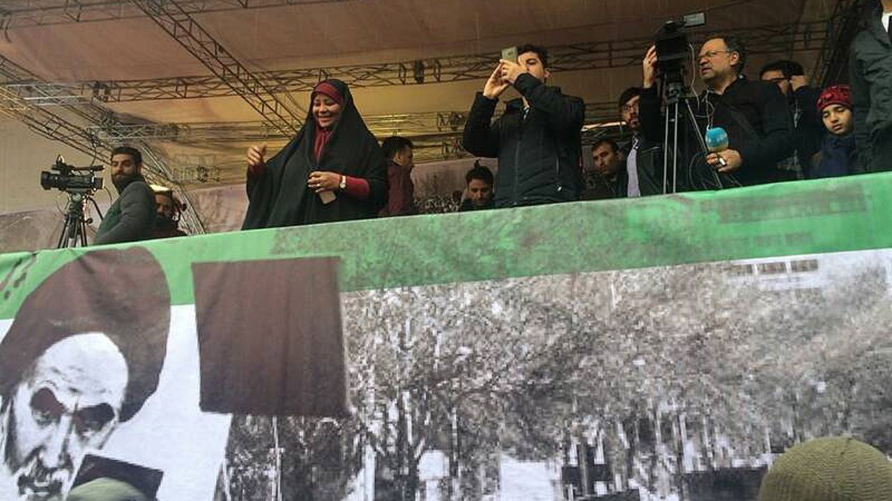 حضور مرضیه هاشمی در راهپیمایی 22بهمن + عکس