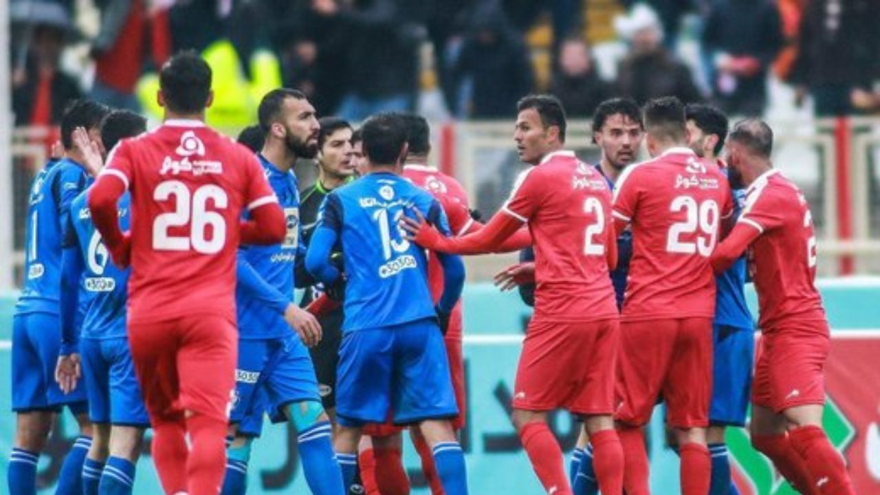 جنگ بی‌پایان بازیکنان و داورها