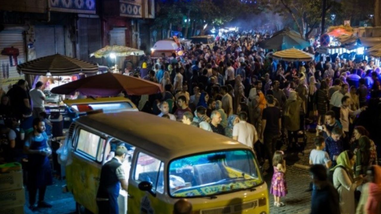 معرفی 5 خیابان پایتخت که بعد از 12 شب بیدارند