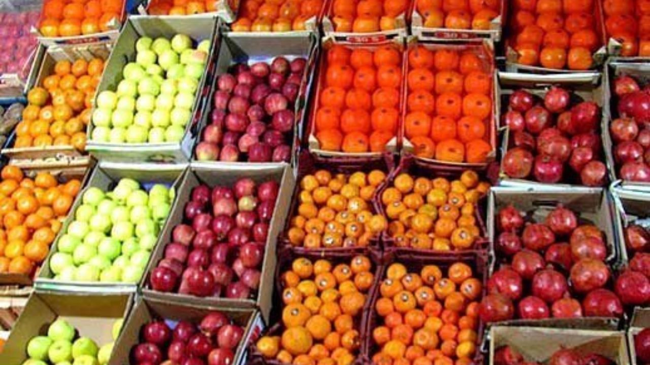 آخرین تحولات بازار میوه و صیفی / ضرورت واردات نارنگی و سیب برای تنظیم بازار شب عید