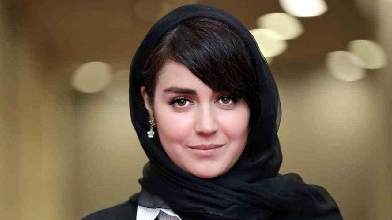واکنش افسانه پاکرو درباره سیگار کشیدنش / عکس