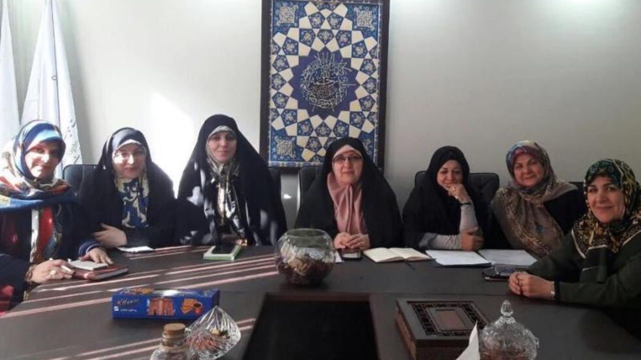 درخواست حضور زنان در انتخابات خانه احزاب