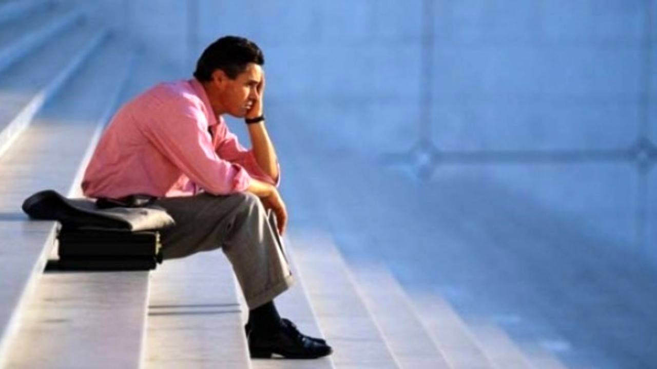 نرخ بیکاری سالانه 0.4 درصد رشد دارد