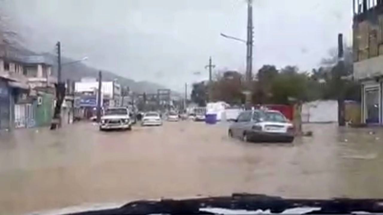 سیل به شهر زلزله‌زده سرپل‌ذهاب رسید + ویدئو