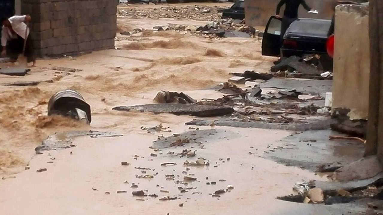 تهرانی‌ها مراقب سیلاب باشند