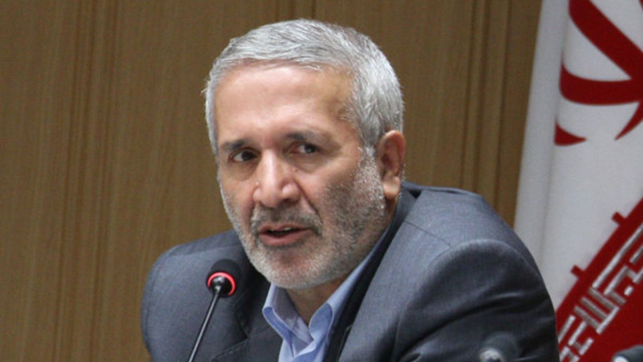 مجلس برای افزایش حقوق معلمان وارد میدان شود