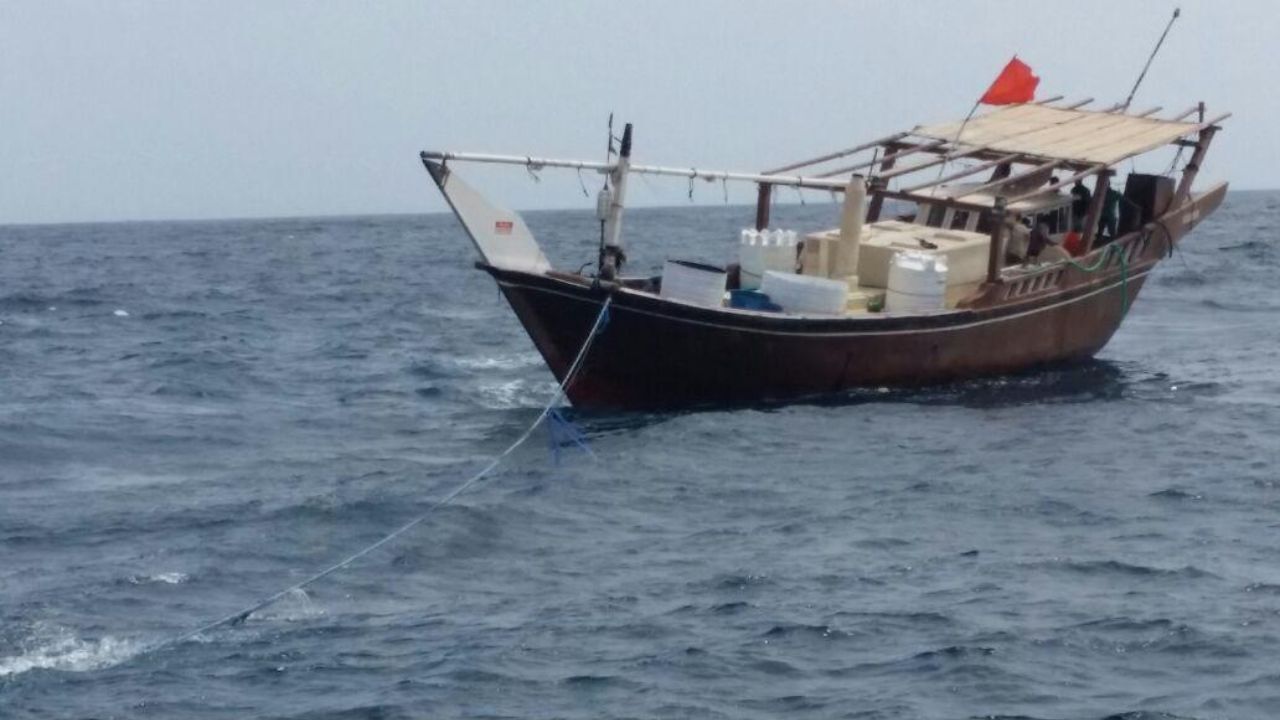 نجات 6 ملوان شناور غرق شده توسط دریابانان خوزستان