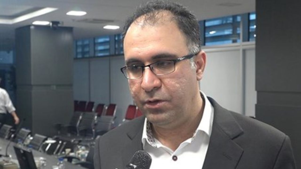 افزایش نرخ ارز سبب بازگشت بخشی از منابع صادراتی به کشور می‌شود/ عملیات بازار باز شرایط مثبتی برای شرکت‌های بورسی فراهم می‌کند/  کاهش مالیات بر شرکت‌ها می‌تواند شاخص را 25 تا 50 درصد افزایش دهد