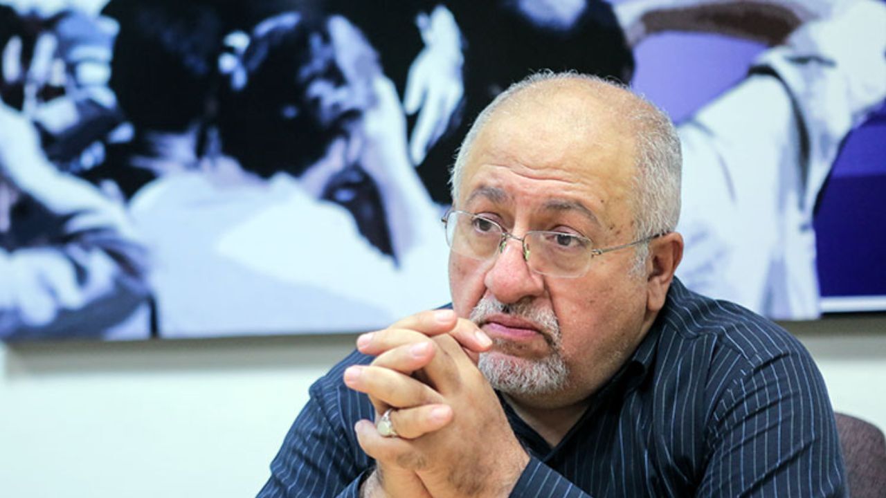شرایط خانه پدری صادق هدایت مناسب نیست