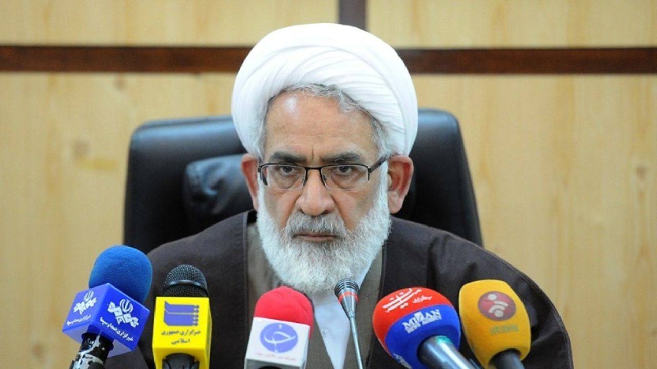 بدون خطا و با اقتدار با فساد مقابله کنیم/ یکی از خطراتی که قاضی را تهدید می‌کند، خطر مسائل جنسی است/ دیده‌ایم قاضی به دلیل ضعف نفسانی گرفتار مسائل نفسانی عجیبی می‌شود/ با برجام بی‌فرجام ما را فریب دادند