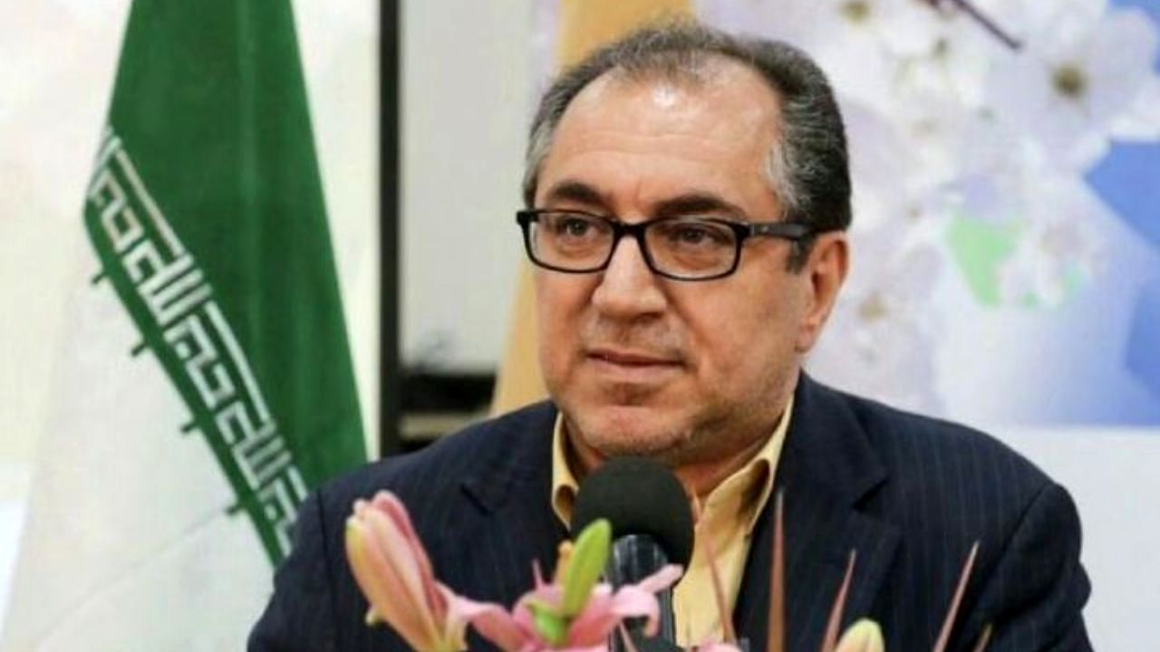 تفکیک وزارت صنعت، معدن و تجارت در توزیع کالاهای اساسی خلل ایجاد می‌کند